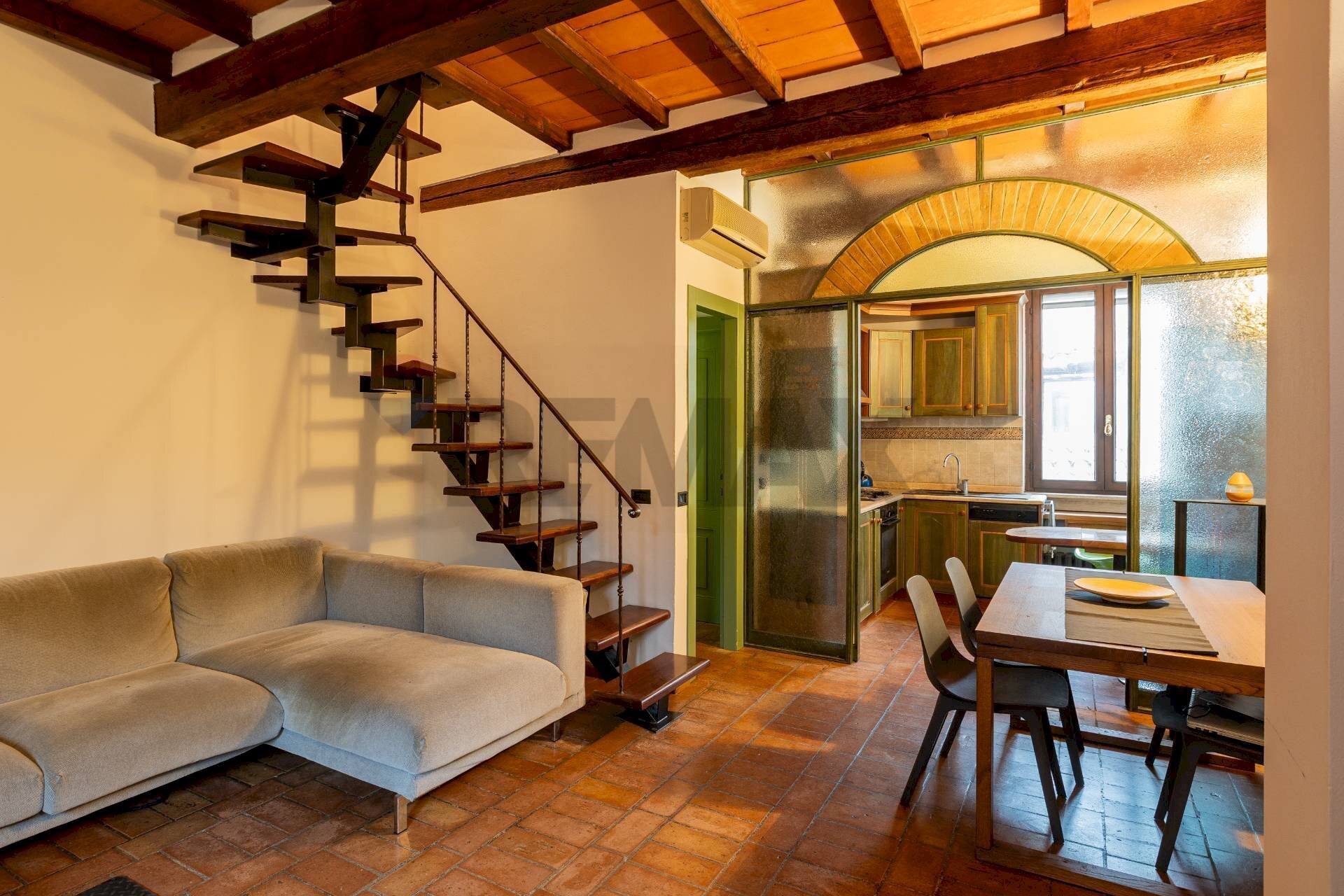 Sala da pranzo - Trilocale Strada Venti Settembre
 
28, Parma - foto 2