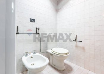 Bagno - Three-room apartment Strada Venti Settembre
 
28, Parma - photo 14