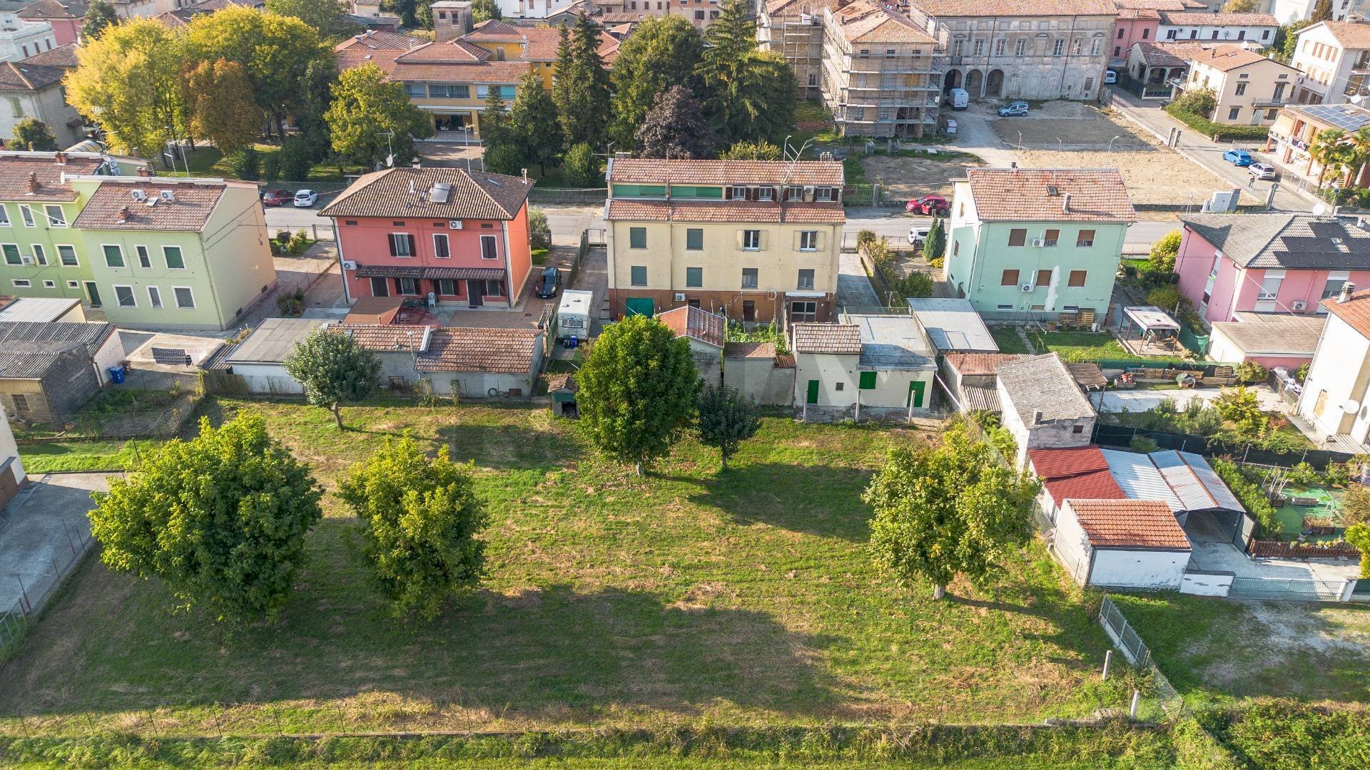 Casa all\'aperto - Trilocale Via Giacomo Matteotti
 
54, Polesine Zibello - foto 1