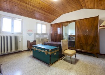 Camera / camera da letto - Trilocale Via Giacomo Matteotti
 
54, Polesine Zibello - foto 9