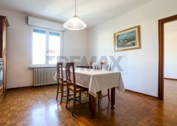 Sala da pranzo - Trilocale Via Giacomo Matteotti
 
54, Polesine Zibello - foto 12