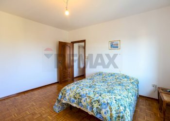 Camera / camera da letto - Trilocale Via Giacomo Matteotti
 
54, Polesine Zibello - foto 17