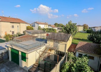 Edificio all\'aperto - Trilocale Via Giacomo Matteotti
 
54, Polesine Zibello - foto 18