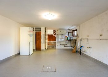 Stanza vuota - Trilocale Via Giacomo Matteotti
 
54, Polesine Zibello - foto 26