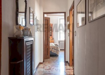 Hall / corridoio - Casa semi indipendente via nazionale
 
31, Collecchio - foto 10