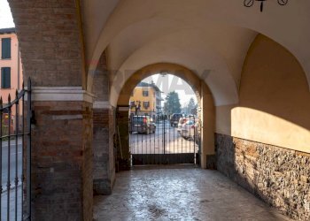 portico ingresso palazzina - Casa semi indipendente via nazionale
 
31, Collecchio - foto 19