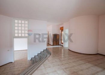 Stanza vuota - Villa Via Tagliamento
 
2, Comiso - foto 12