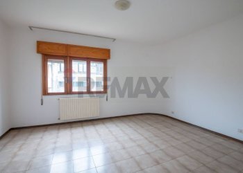 Stanza vuota - Villa Via Tagliamento
 
2, Comiso - foto 15