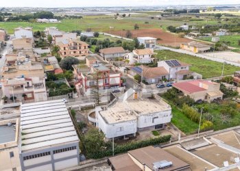 Edificio all\'aperto - Villa Via Tagliamento
 
2, Comiso - foto 41