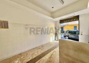 Parcheggio - Shop VIA SVIZZERA
 
43, Marano di Napoli - photo 7