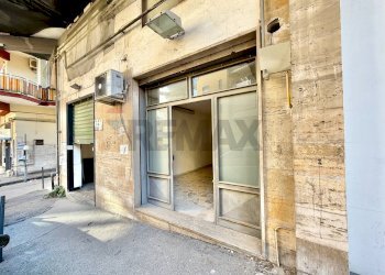 Edificio all\'aperto - Shop VIA SVIZZERA
 
45, Marano di Napoli - photo 19