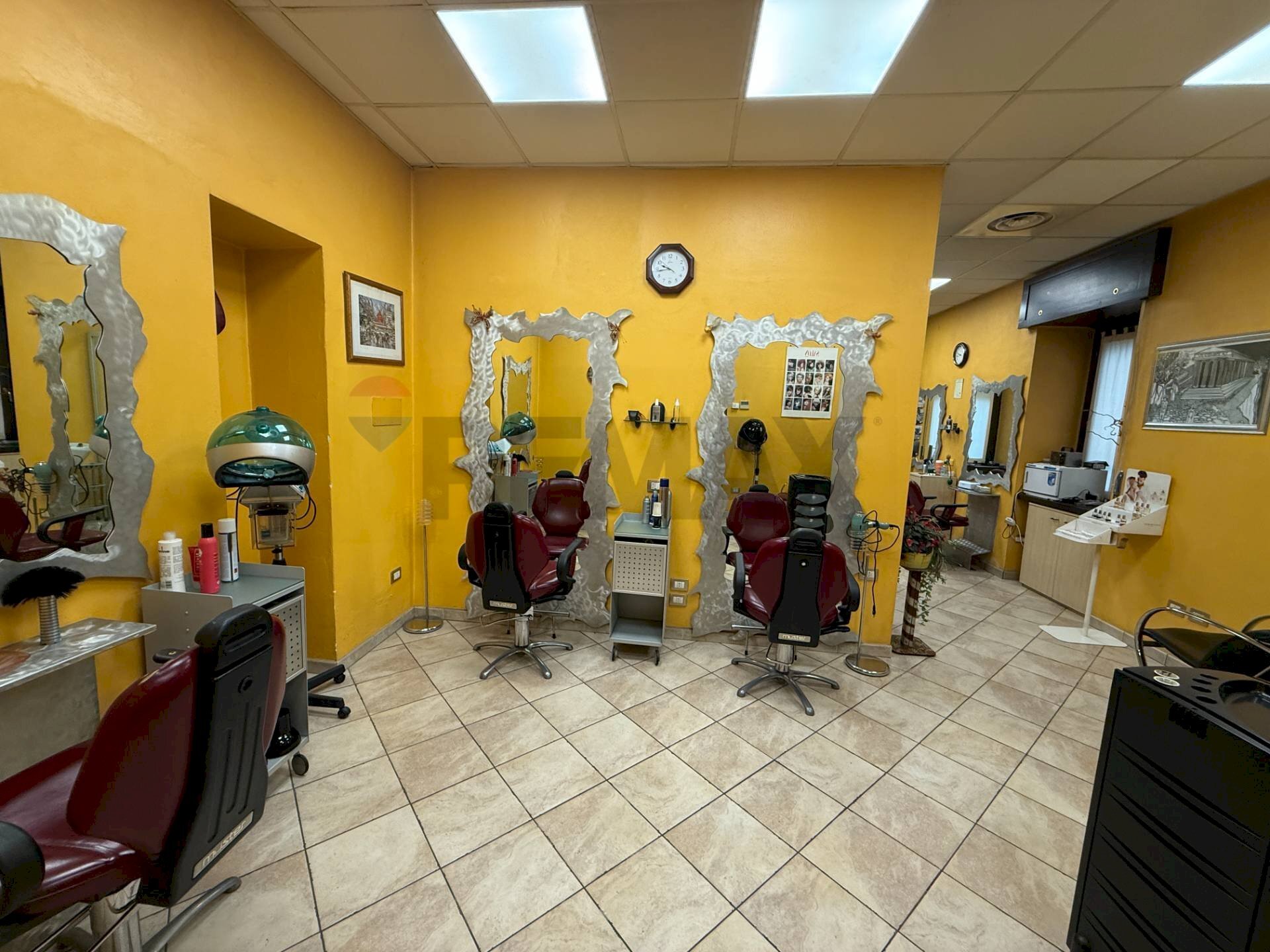 Palestra - Locale Commerciale via Roma
 
31, Vergiate - foto 1