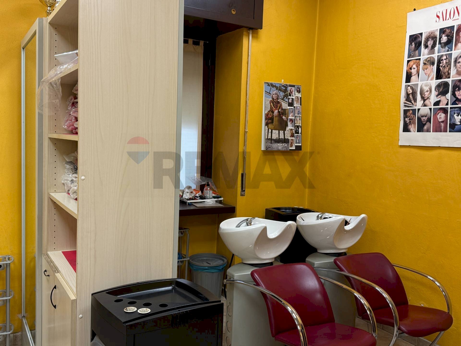 Camera / camera da letto - Locale Commerciale via Roma
 
31, Vergiate - foto 3