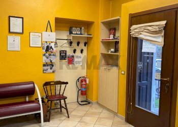 Camera / camera da letto - Locale Commerciale via Roma
 
31, Vergiate - foto 4