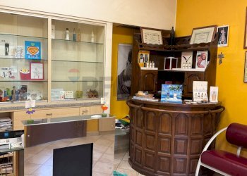 Soggiorno - Locale Commerciale via Roma
 
31, Vergiate - foto 5