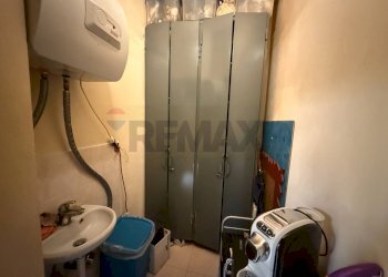 Bagno - Locale Commerciale via Roma
 
31, Vergiate - foto 9