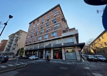 Facciata - Quadrilocale via Angelo Finelli, 1, Bologna (zona Irnerio) - foto 3