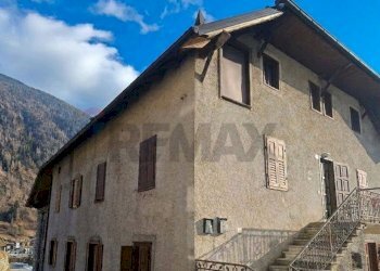 Edificio all\'aperto - Trilocale VIA DEL FOSSA'
 
8, Ossana - foto 2