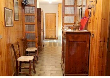 Hall / corridoio - Trilocale VIA DEL FOSSA'
 
8, Ossana - foto 3