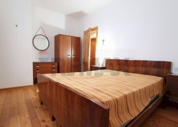 Camera / camera da letto - Trilocale VIA DEL FOSSA'
 
8, Ossana - foto 9