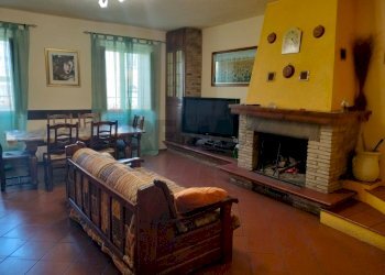 Sala da pranzo - Apartment Via Trieste
 
13, Valfabbrica - photo 8