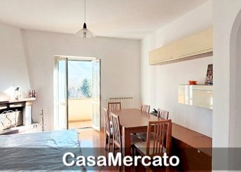 b1.jpg - Trilocale Via Calabria, Rocca di Papa - foto 3