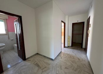 WhatsApp Image 2025-12-29 at 12.08.15 (7).jpeg - Quadrilocale Via Galileo Galilei 639, Sanremo - foto 1