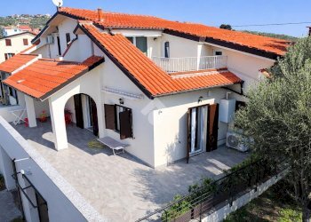 Four-room apartment Str. Vicinale Colle, Imperia - photo 2