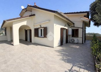 Four-room apartment Str. Vicinale Colle, Imperia - photo 4