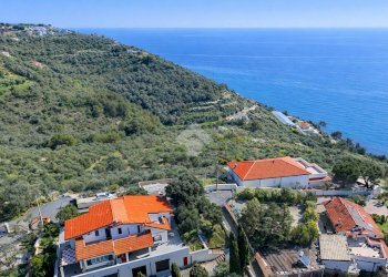 Four-room apartment Str. Vicinale Colle, Imperia - photo 15
