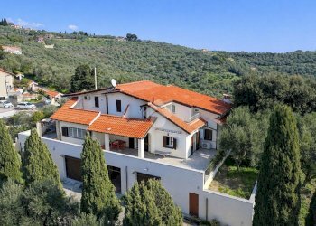Four-room apartment Str. Vicinale Colle, Imperia - photo 42