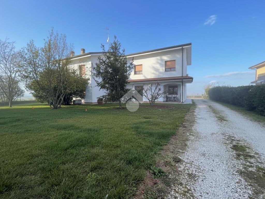 Trilocale Via Quattrocase, Poggio Rusco - foto 1