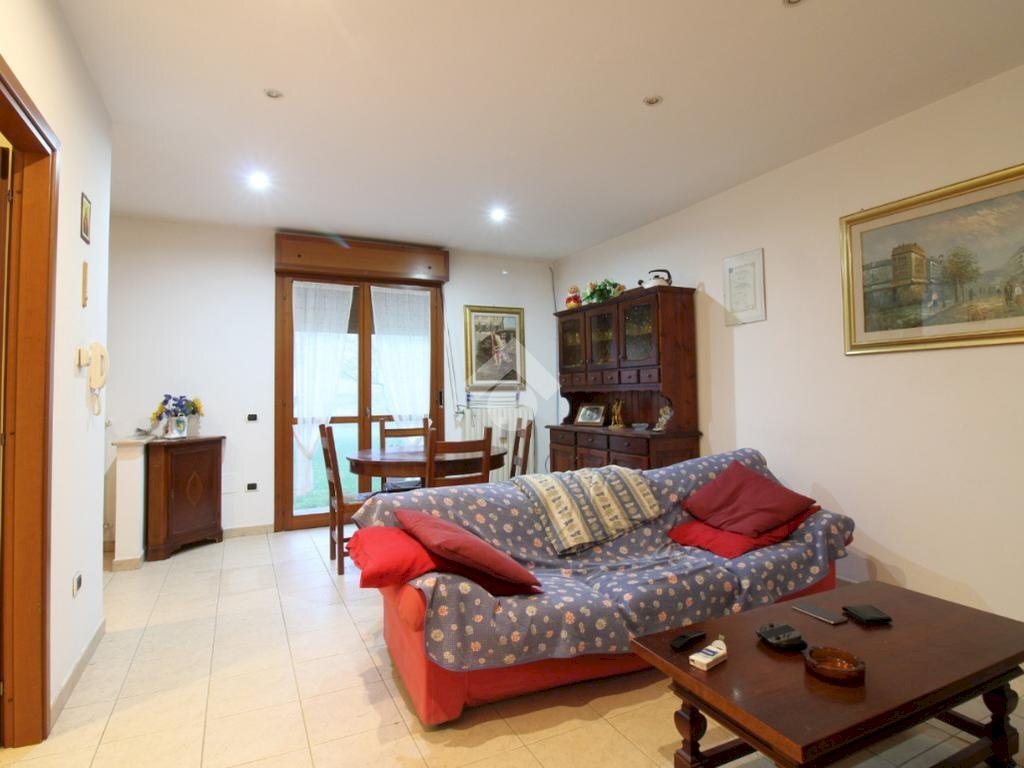 Trilocale Via Quattrocase, Poggio Rusco - foto 2