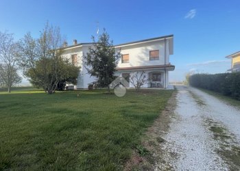 Trilocale Via Quattrocase, Poggio Rusco - foto 1