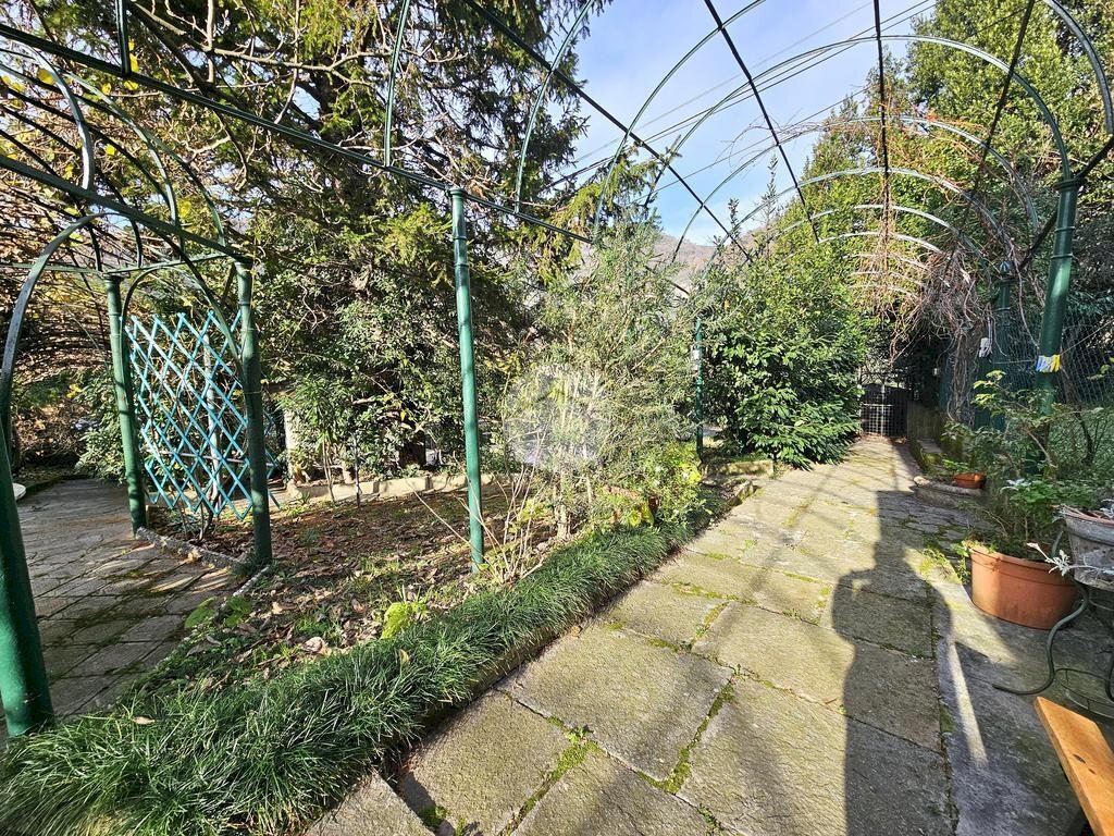 Three-family Villa Via di Pomata, Genova (neighborhood San Desiderio) - photo 3