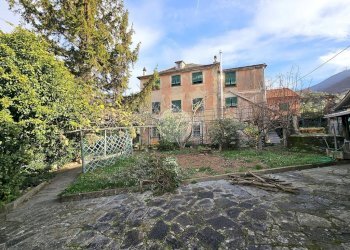 Three-family Villa Via di Pomata, Genova (neighborhood San Desiderio) - photo 1