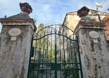 Three-family Villa Via di Pomata, Genova (neighborhood San Desiderio) - photo 29