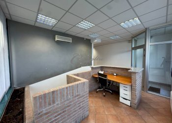 Foto 2 - Office Via Don Luigi Meroni, Figino Serenza - photo 2