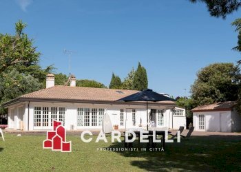 Foto 1 - Villa Via Crescimbeni
 
20-22-24, Civitanova Marche - foto 1