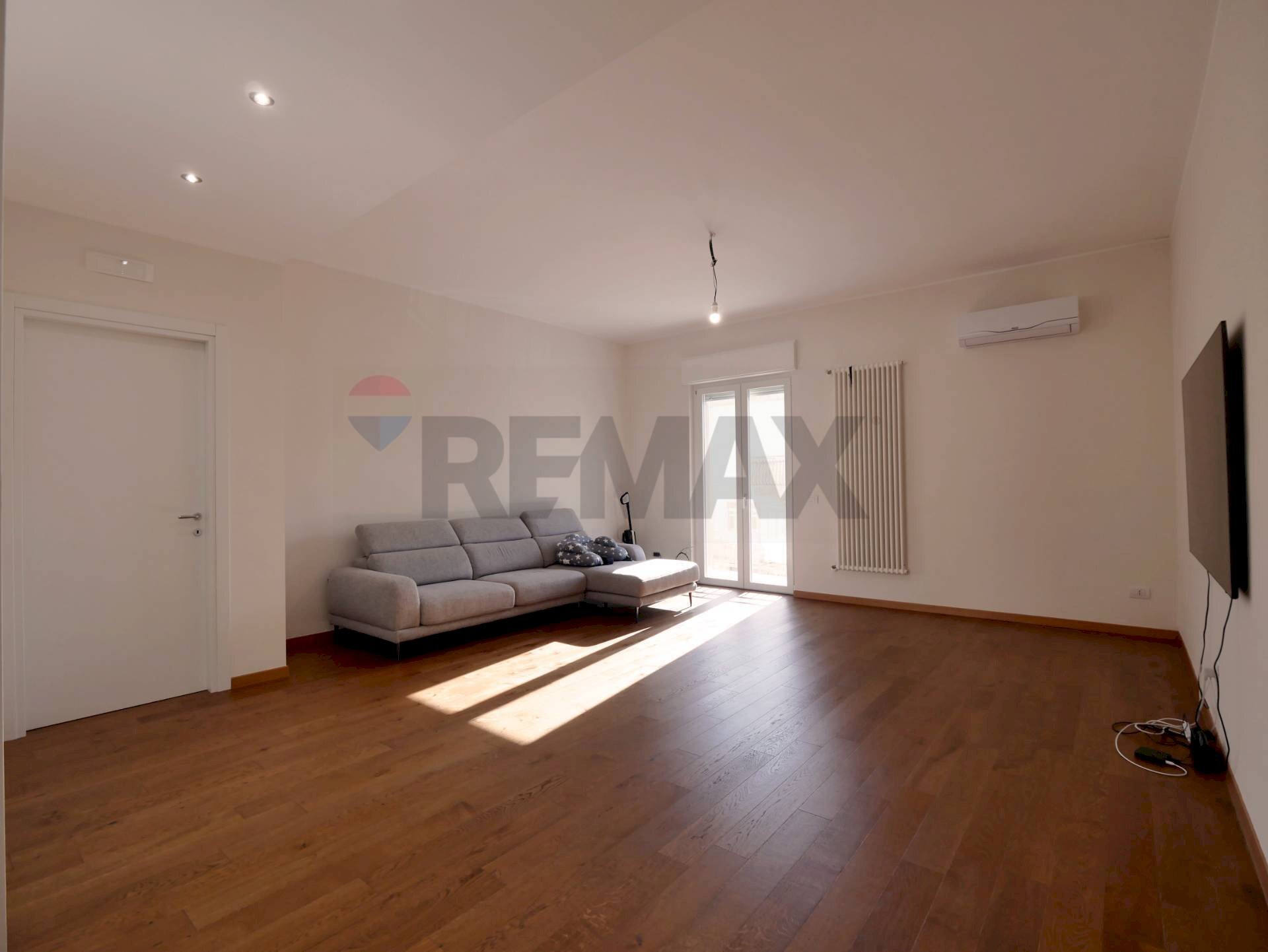 Soggiorno - Quadrilocale Via Montegrappa
7, Valenzano - foto 2