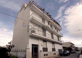 Edificio all\'aperto - Quadrilocale Via Montegrappa
 
7, Valenzano - foto 1