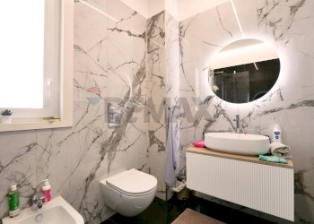 Bagno - Quadrilocale Via Montegrappa
 
7, Valenzano - foto 11