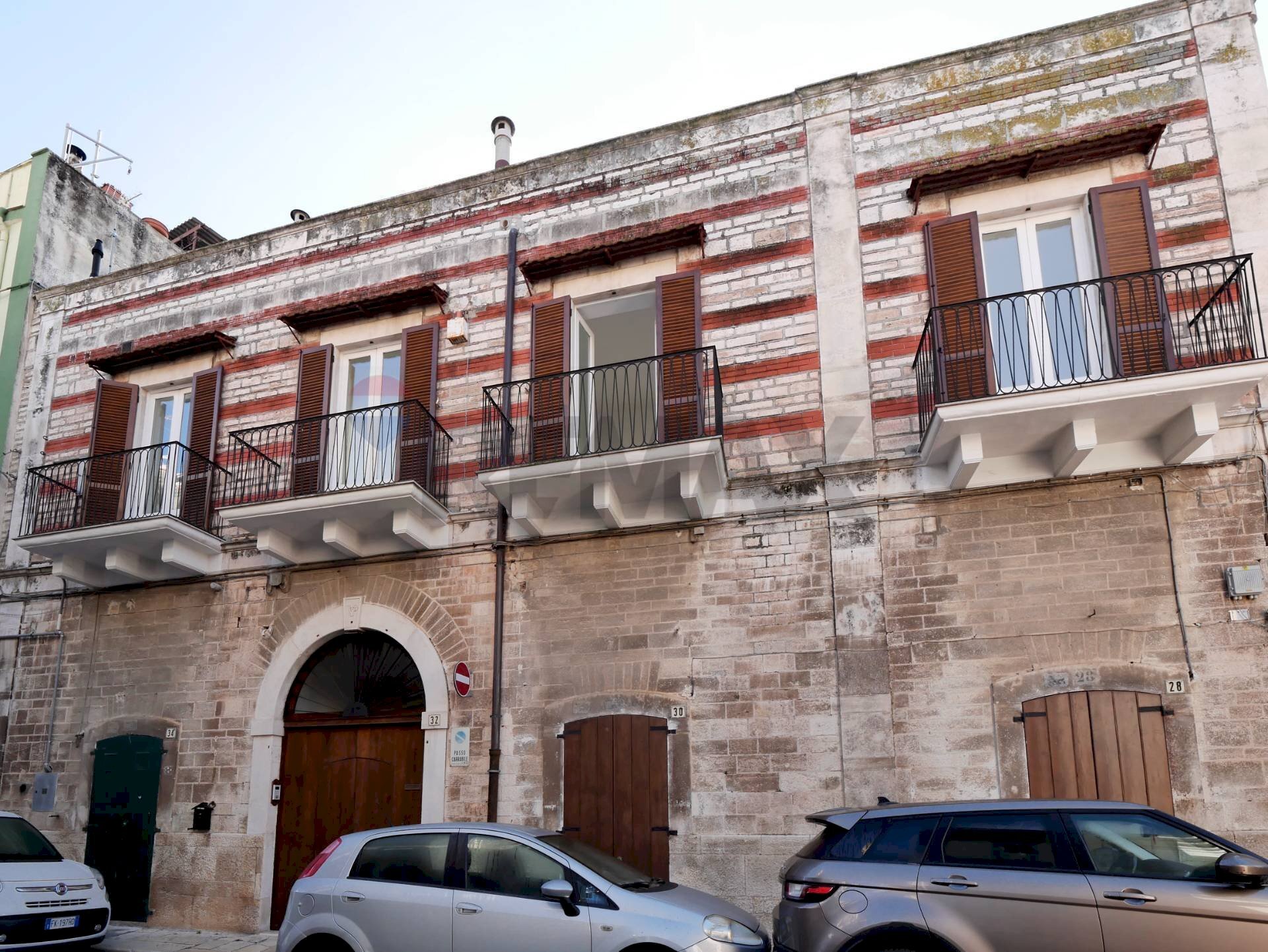 Edificio all\'aperto - Casa indipendente Via Ugo Foscolo
 
28/30/32, Terlizzi - foto 1