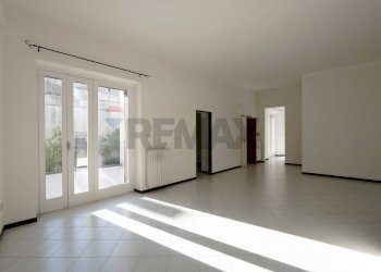 Stanza vuota - Casa indipendente Via Ugo Foscolo
 
28/30/32, Terlizzi - foto 4