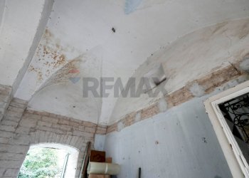 Scale - Casa indipendente Via Ugo Foscolo
 
28/30/32, Terlizzi - foto 19