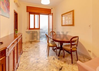 Sala da pranzo - Appartamento Via De Viti De Marco
 
21, Bari - foto 4