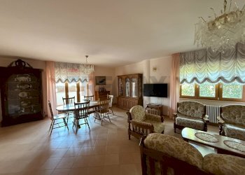 Sala da pranzo - Villa a Schiera VIA STRETTOLONE, Grassano - foto 12