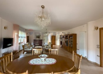 Sala da pranzo - Villa a Schiera VIA STRETTOLONE, Grassano - foto 26