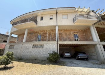 Edificio all\'aperto - Villa a Schiera VIA STRETTOLONE, Grassano - foto 65