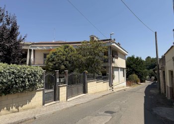 Edificio all\'aperto - Villa a Schiera VIA STRETTOLONE, Grassano - foto 86